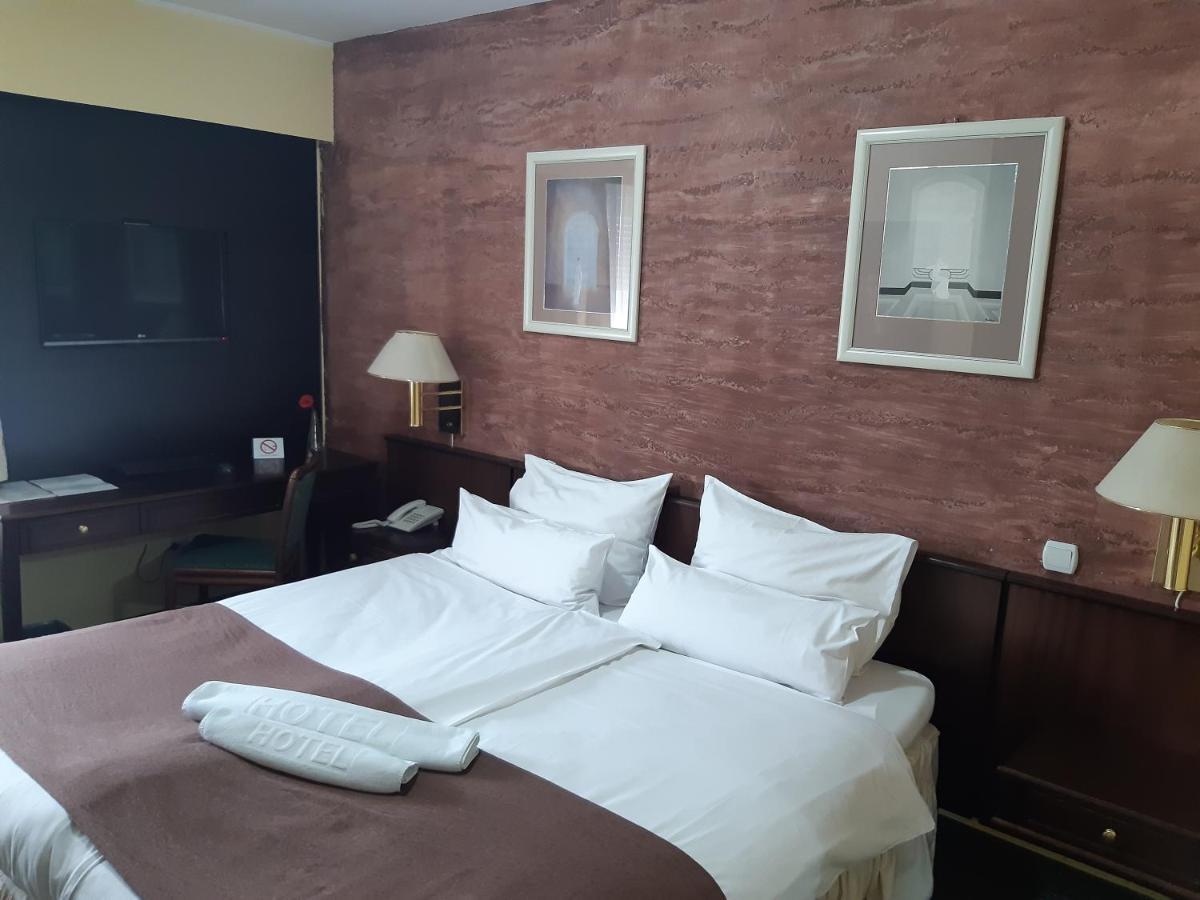Garni Hotel Oasis Belgrad Exterior foto